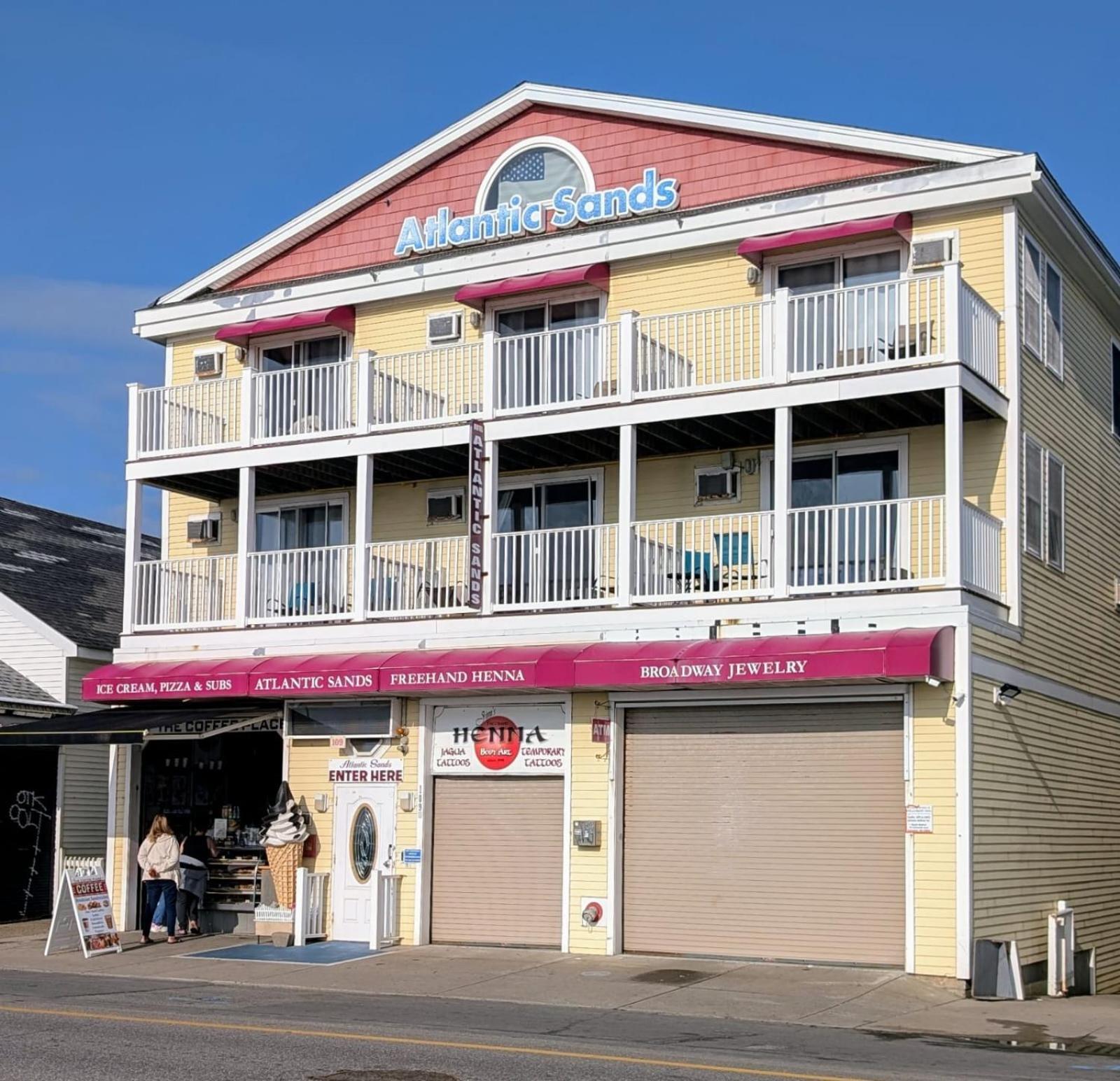 Atlantic Sands Hampton Exterior photo